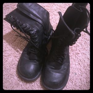 Dr martens - gently loved. 14 hole MIRANDA HTF